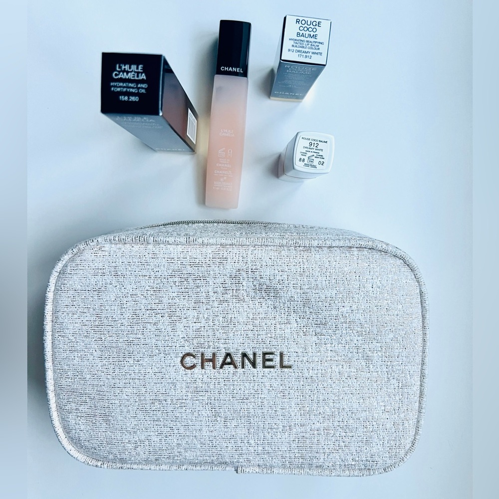 💎 CHANEL ON THE GO MOISTURE Chanel Holiday Set - Picture 4 of 6